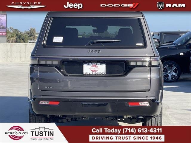 New 2026 Baltic-Gray Metallic Clear-Coat Exterior Paint Jeep Grand Wagoneer image 5