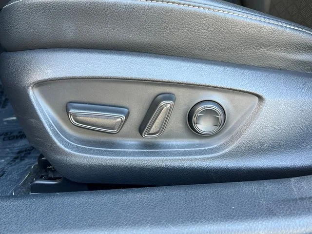 Used 2021 Wind Chill Pearl Toyota XSE V6 image 34