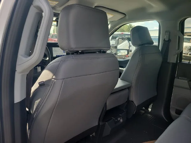 New 2027 Oxford White Ford XL 4WD CREW CAB image 12