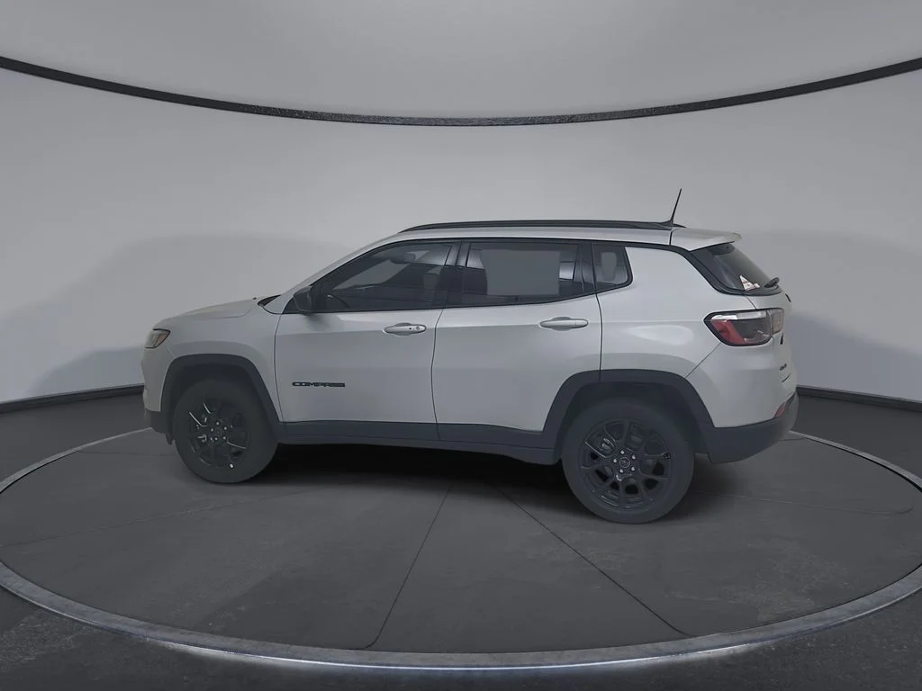 New 2026 Silver Zynith Metallic Clear-Coat Exterior Paint Jeep Latitude image 8