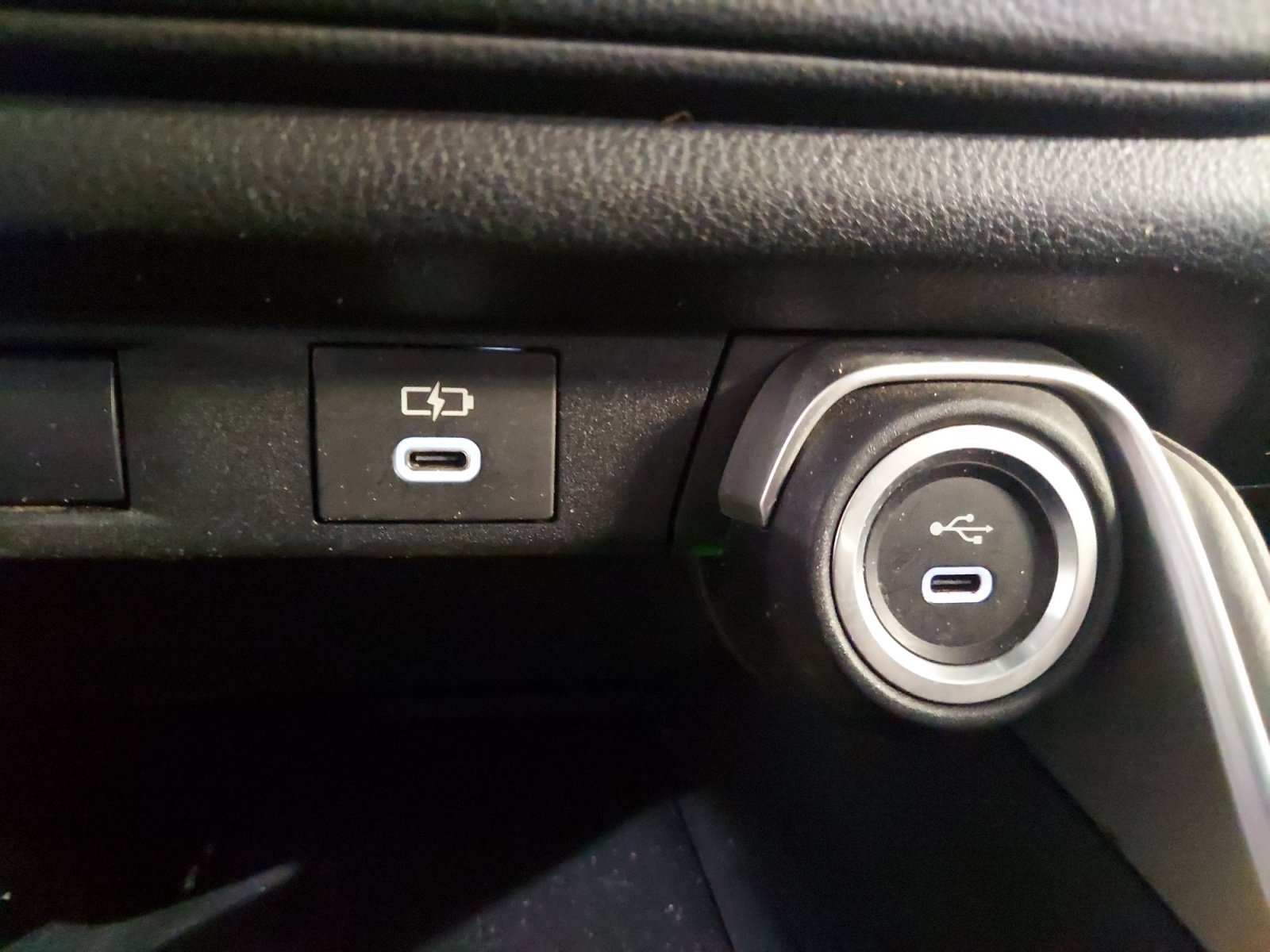 Used 2024 Wind Chill Pearl Toyota XLE image 20