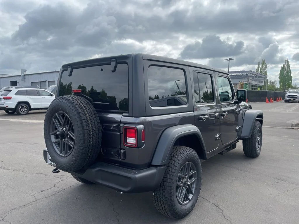 New 2026 Granite Crystal Metallic Clear-Coat Exterior Paint Jeep Sport S image 6