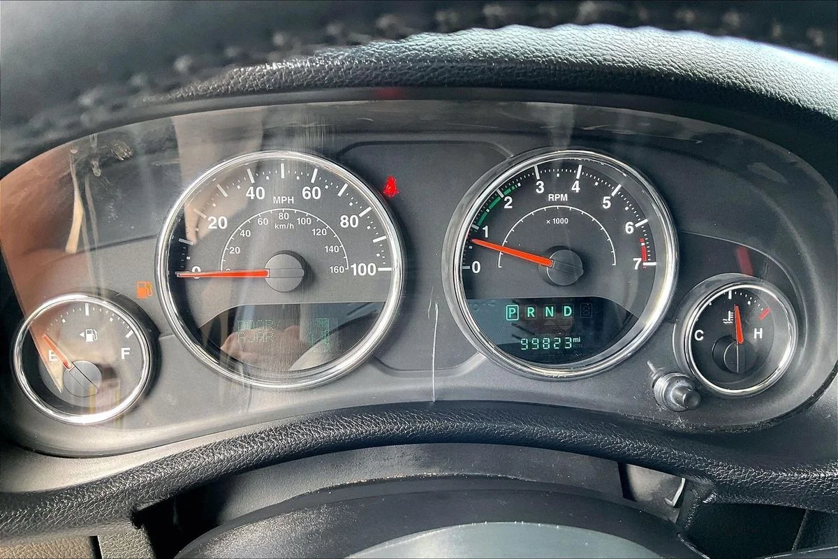Used 2015 Black Jeep X image 13