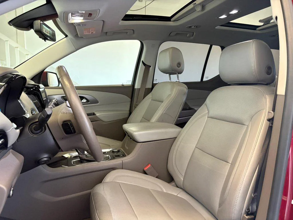Used 2018 Cajun Red Tintcoat Chevrolet PREMIER image 14