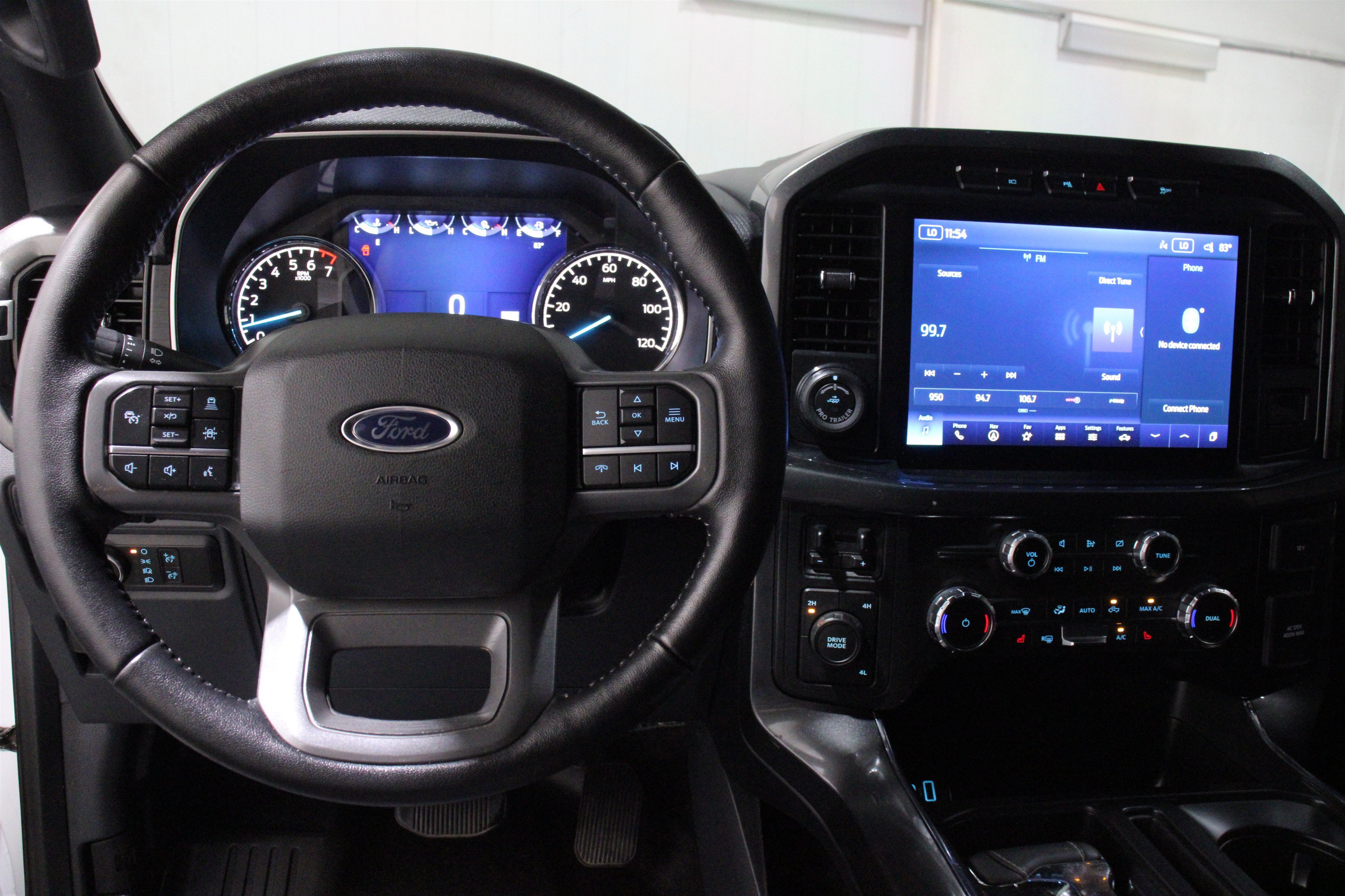 Used 2022 Space White Metallic Ford XLT image 8
