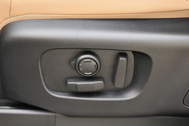 New 2026 Carpathian Grey Land Rover  Tempest Edition image 33