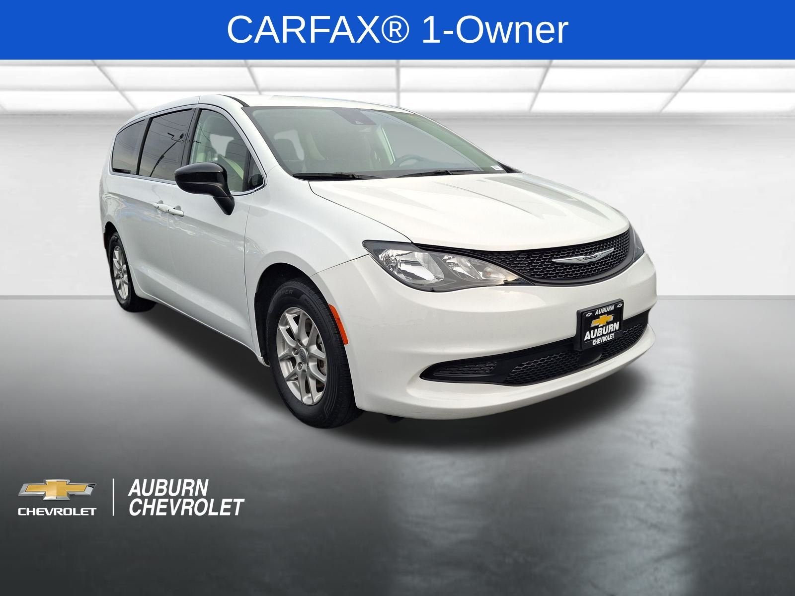 2024 Chrysler Voyager LX's photo