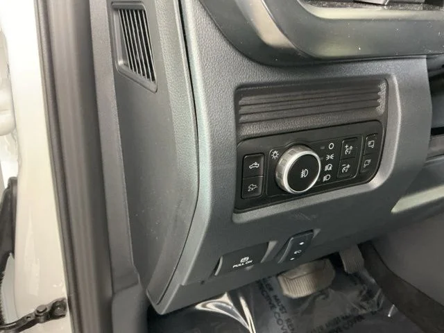 New 2026 star white Ford Lariat image 13