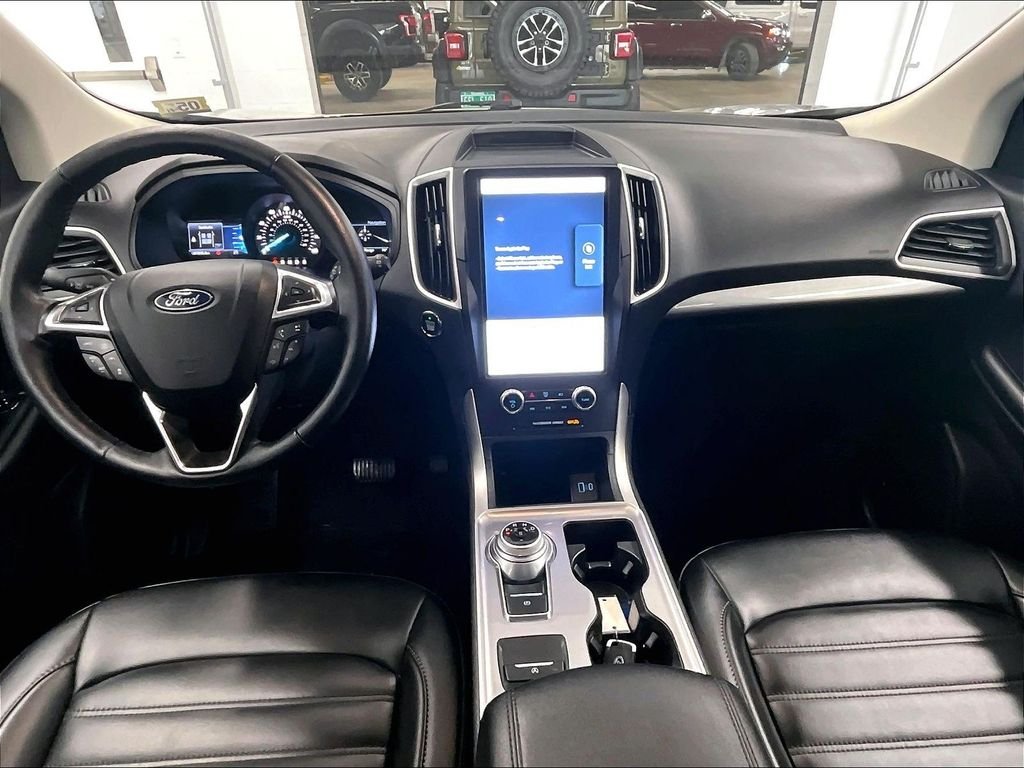 Used 2023 Silver Metallic Ford SEL image 21