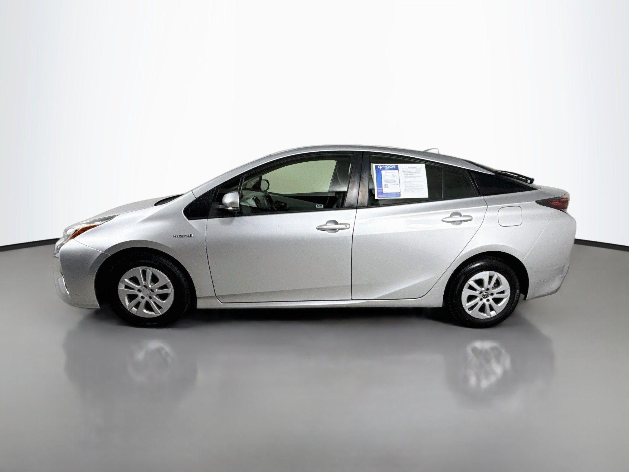 Used 2016 Classic Silver Metallic Toyota Two image 9