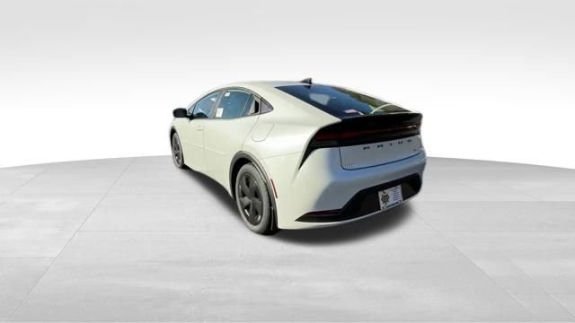 2026 Toyota Prius LE - Photo 5