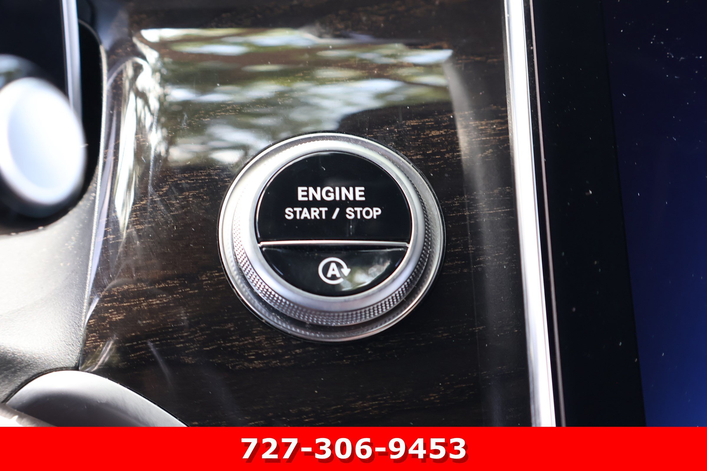 Certified Used 2025 Polar White Mercedes-Benz GLC 300 image 28