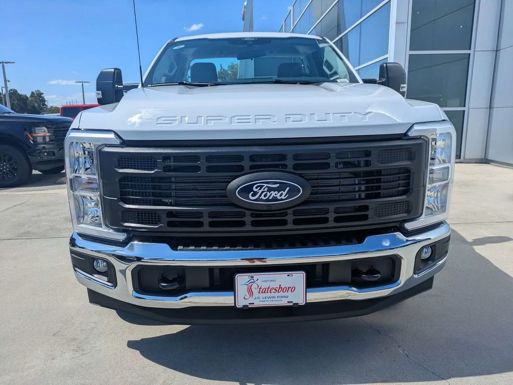 New 2027 Oxford White Ford XL image 9