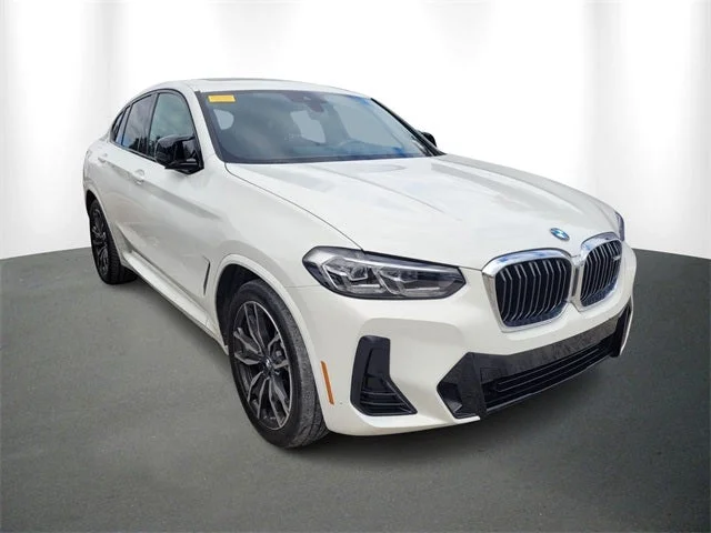 2022 BMW X4 M40i's photo