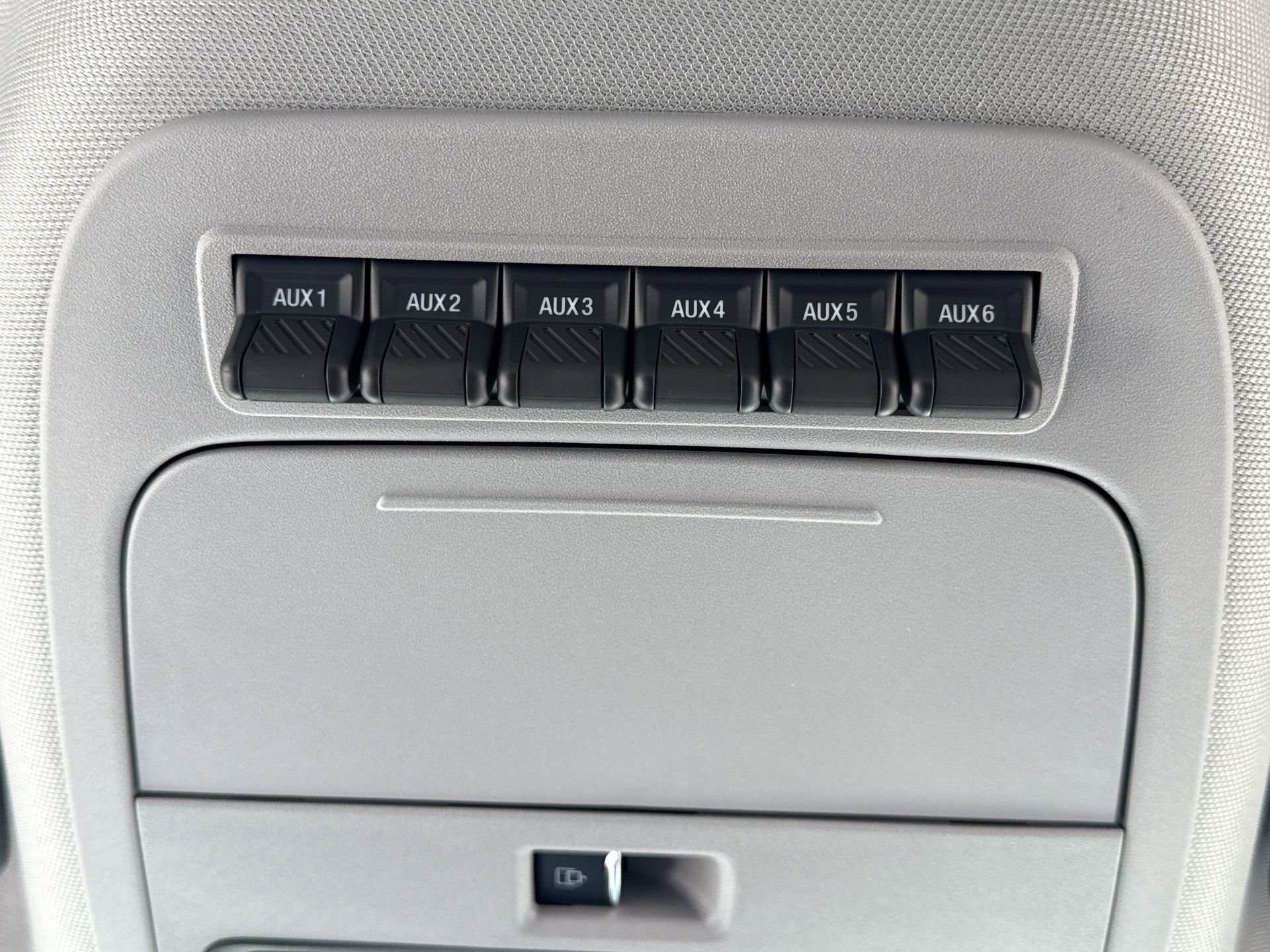 2025 Ford F-350 Super Duty Chassis Cab XL - Photo 10