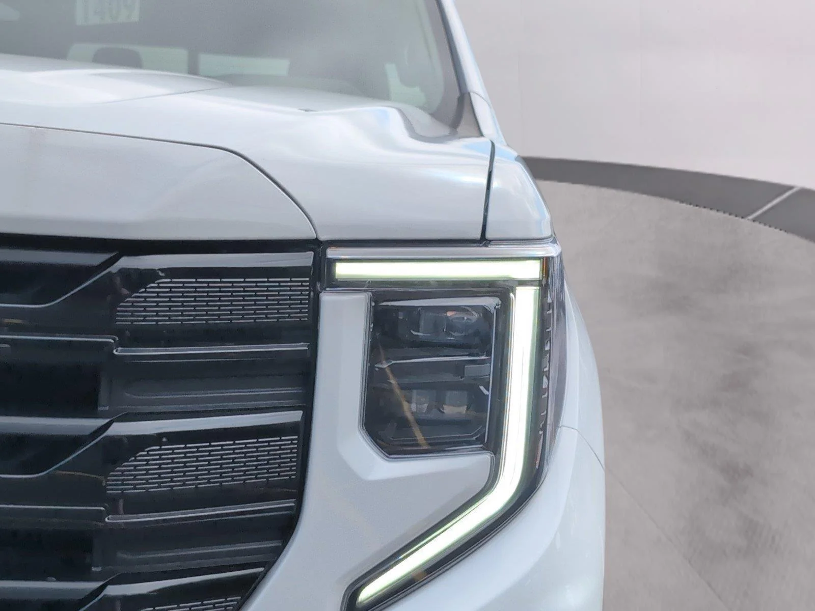 New 2026 Summit White GMC Elevation image 34