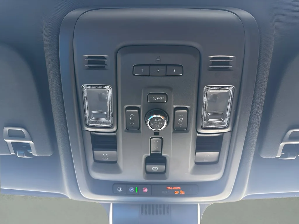 Used 2024 Summit White GMC Denali image 29