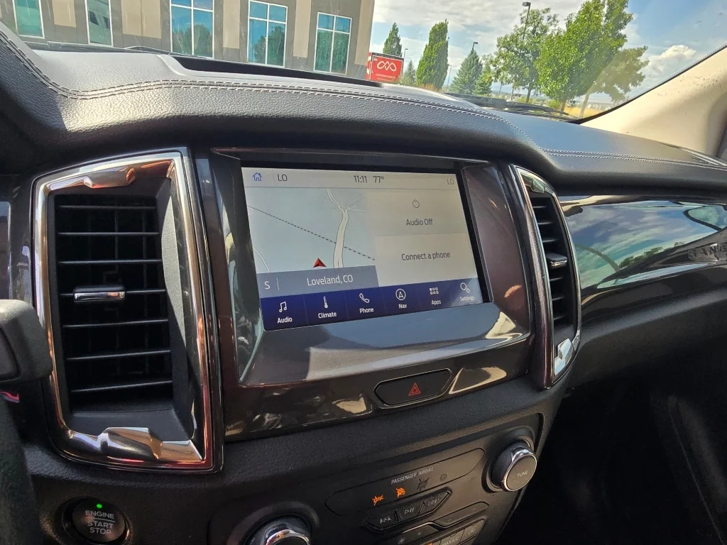 Used 2019 White Platinum Tri-Coat Ford LARIAT image 24