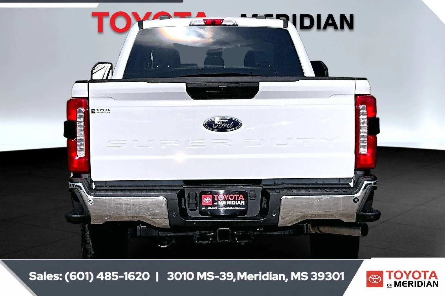 Used 2023 Oxford White Ford XLT image 4