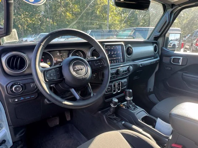 Used 2023  Jeep Willys 4xe image 17