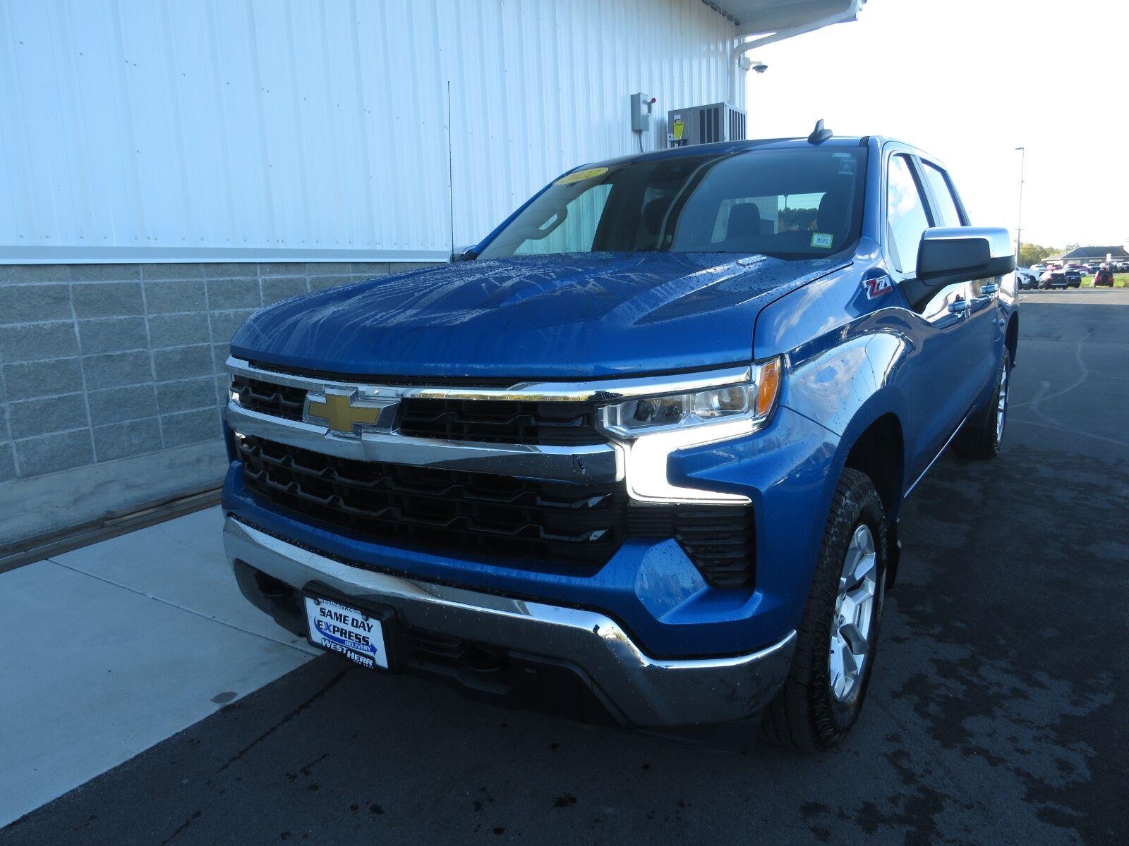 Used 2022 Glacier Blue Metallic Chevrolet LT image 13