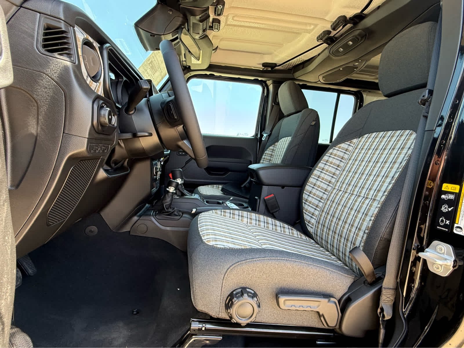 New 2026 Black Clear-Coat Exterior Paint Jeep 85th Anniversary image 22