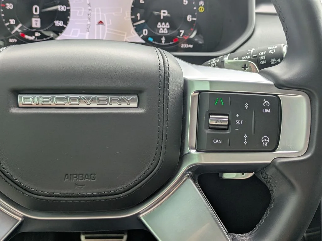 Used 2025 White Land Rover Metropolitan Edition image 16