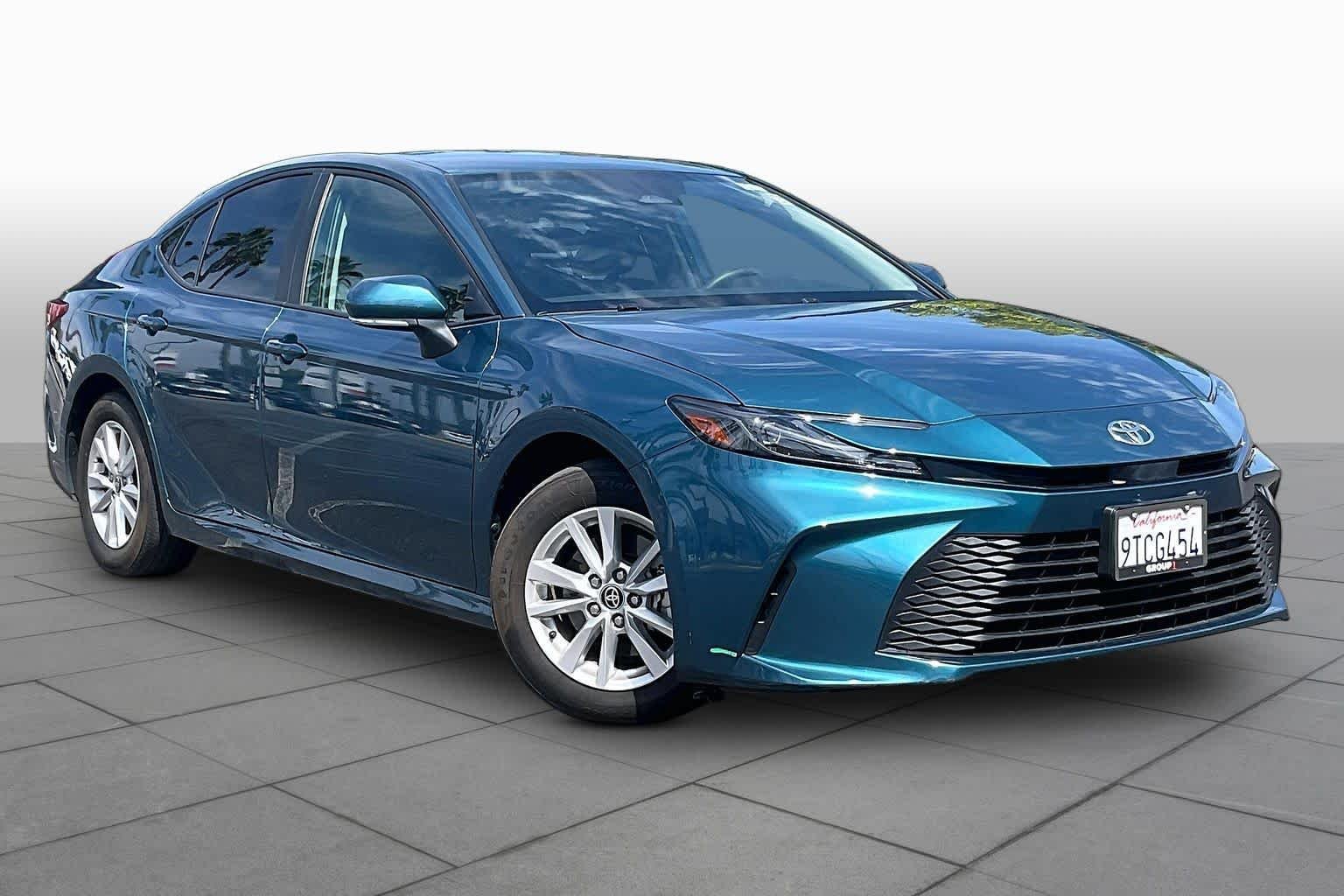 Used 2025 Ocean Gem Toyota LE image 2