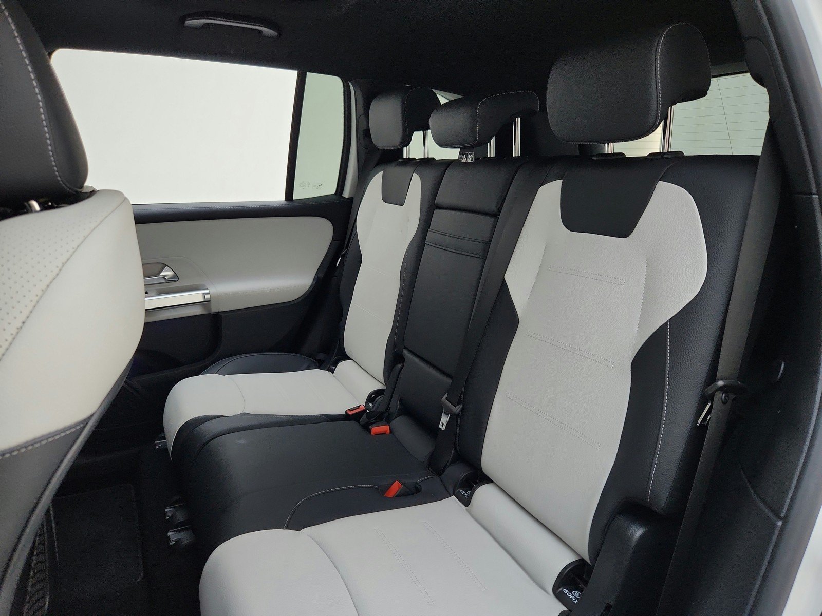 Certified Used 2022 Polar White Mercedes-Benz GLB 250 image 20