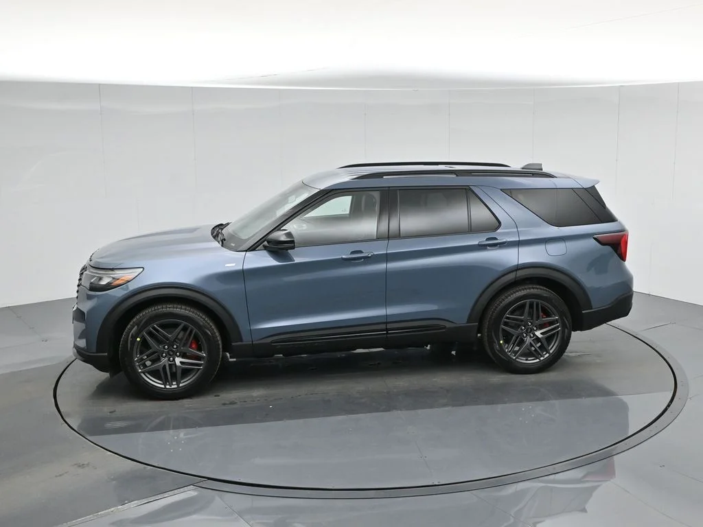 New 2026 Vapor Blue Metallic Ford ST-Line image 46