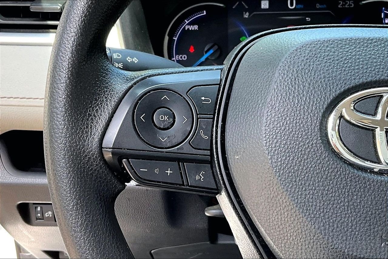 Used 2024 White Toyota XLE image 10