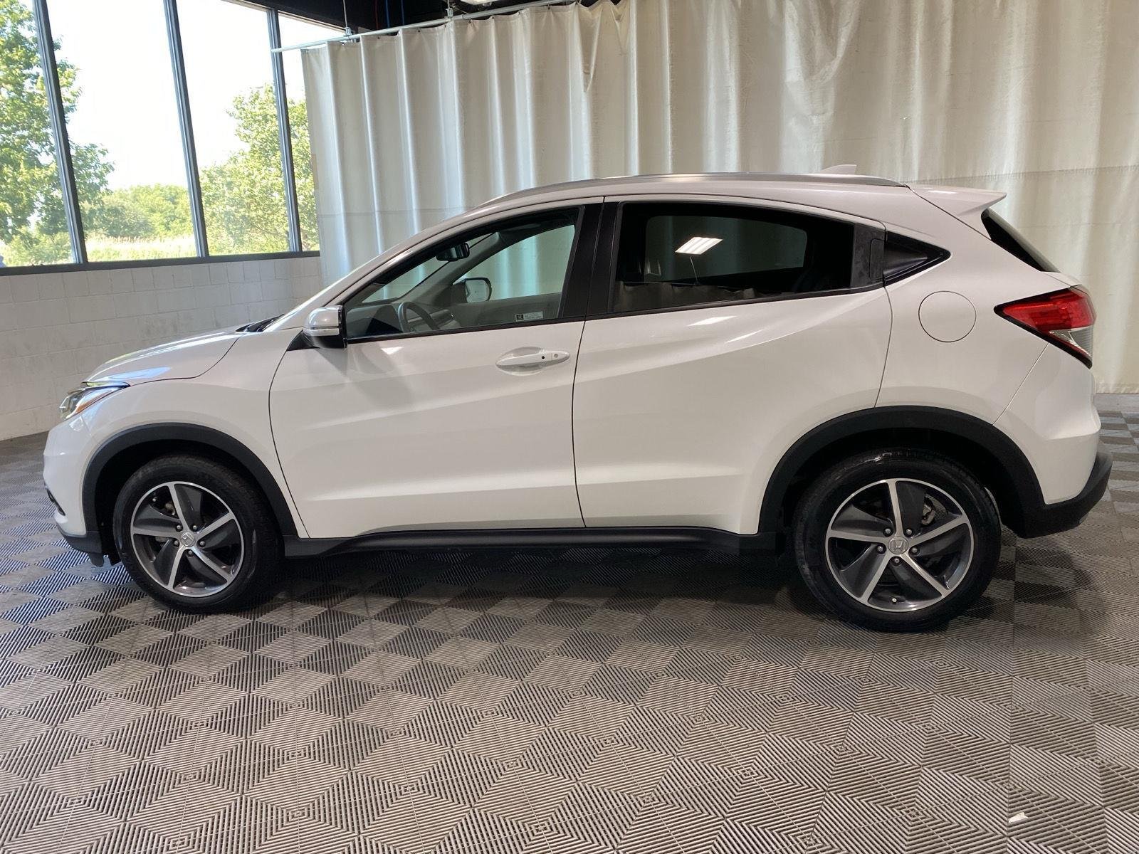 Used 2021 Platinum White Pearl Honda EX-L image 4