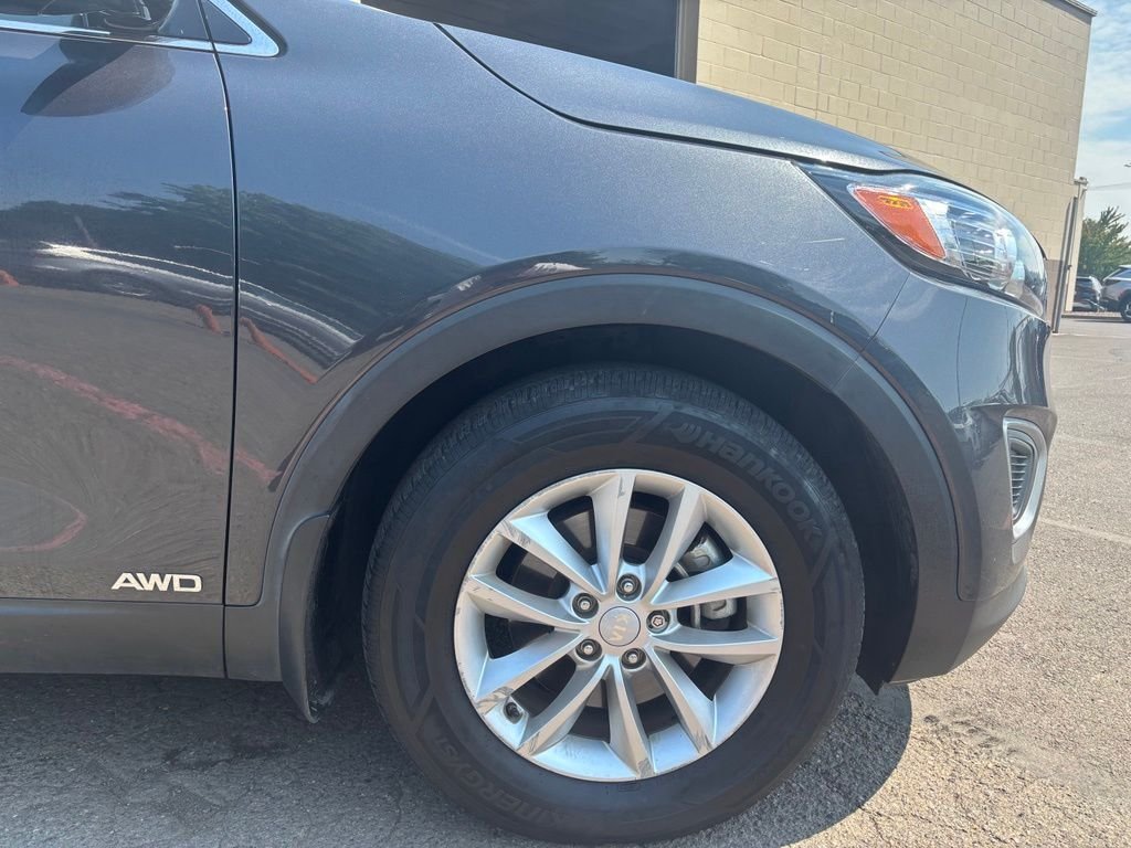 Used 2018 Platinum Graphite Kia LX image 2