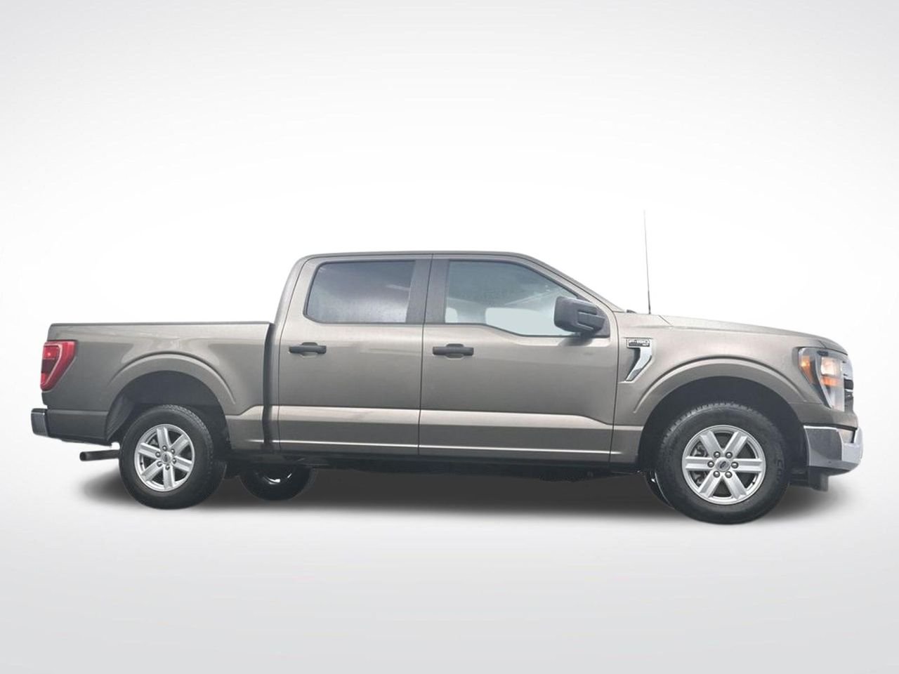 Used 2023 Gray Ford XLT image 31