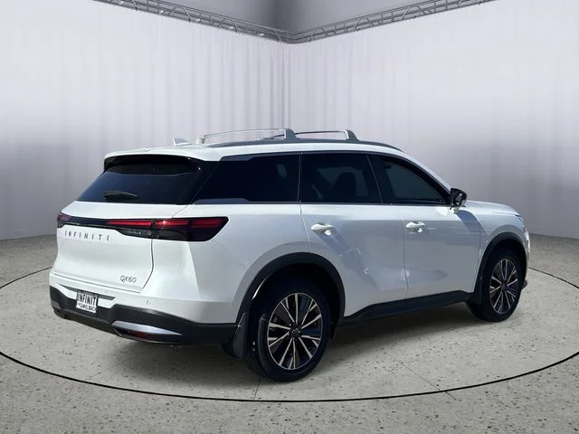 New 2027 RADIANT WHITE INFINITI Luxe FWD image 9