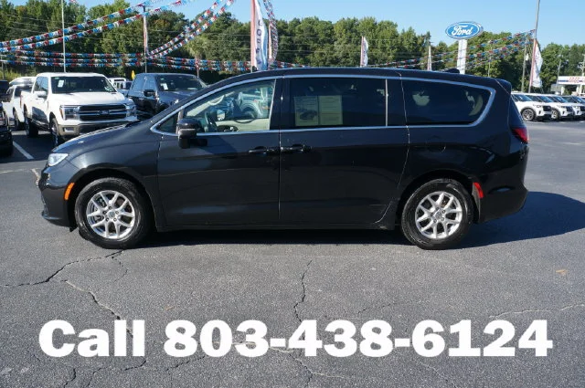 Used 2023 Brilliant Black Crystal Pearlcoat Chrysler Touring L image 24