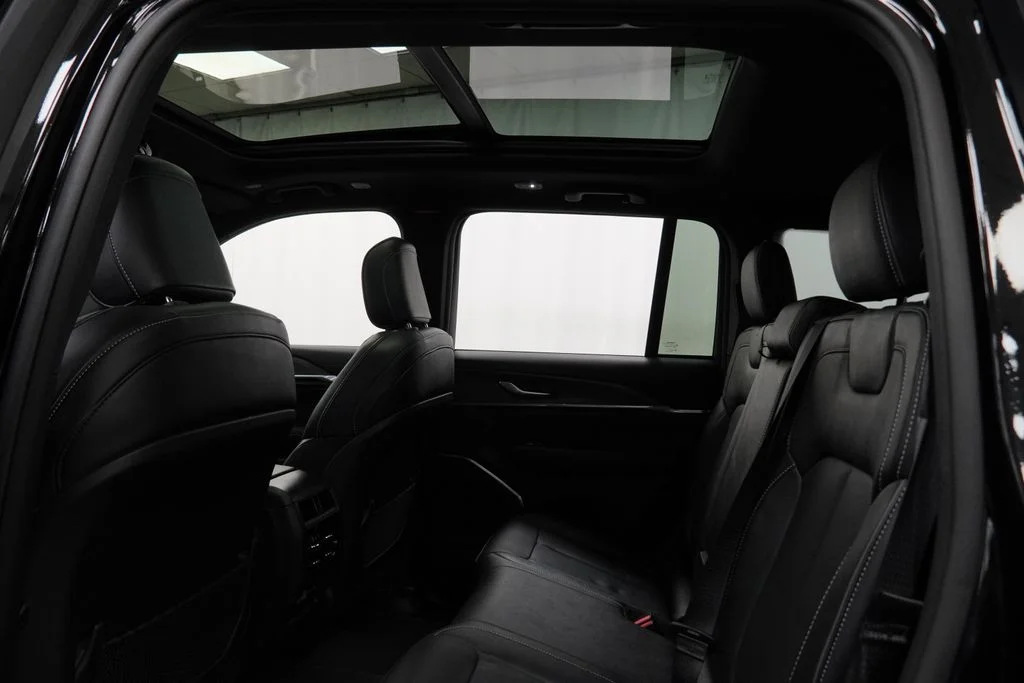 Used 2023 Black Jeep Overland image 21