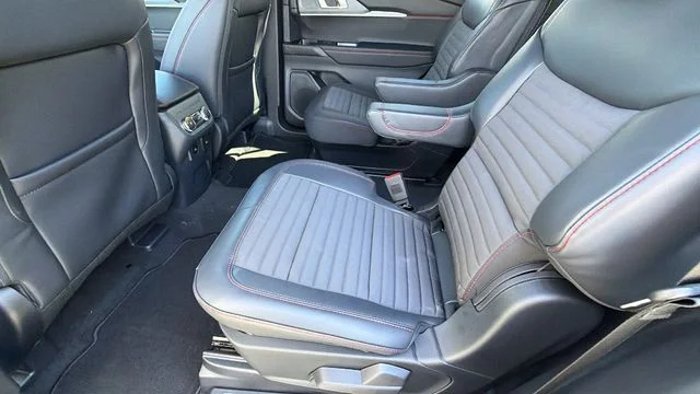 New 2026 Star White Metallic Tri-Coat Ford ST-Line image 49