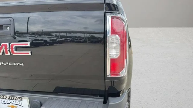Used 2022 Onyx Black GMC Elevation image 35