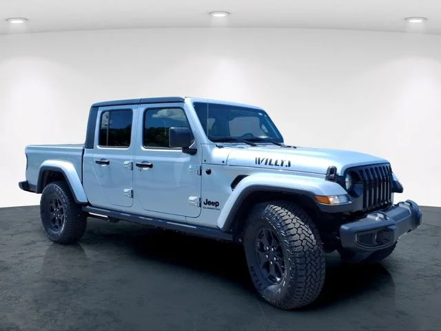 Used 2022 Silver Jeep Willys image 5