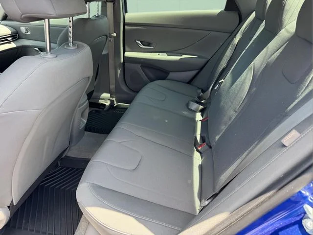 Used 2025 Blue Hyundai SE image 13