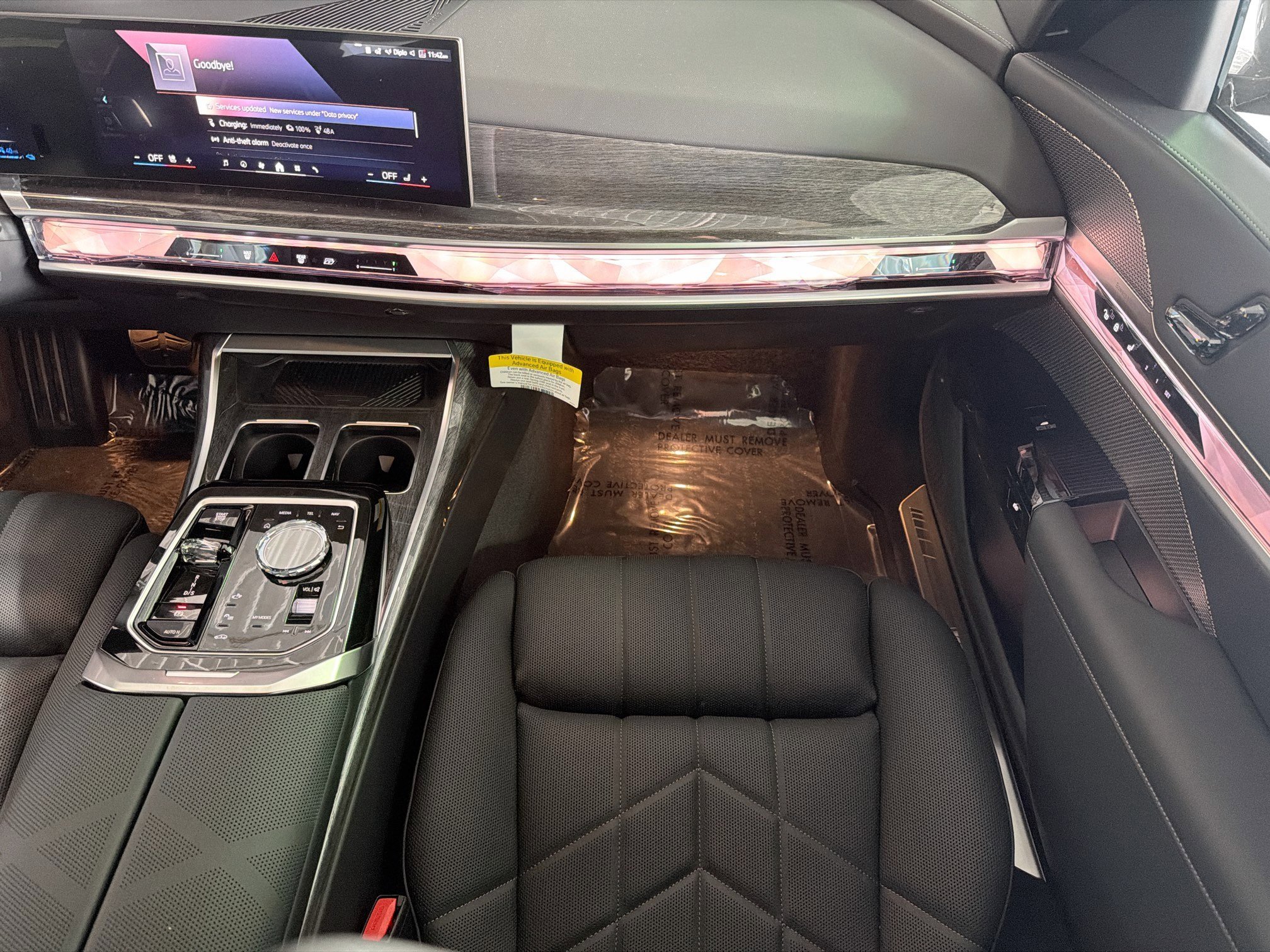 2026 BMW 7 Series 750e - Photo 17