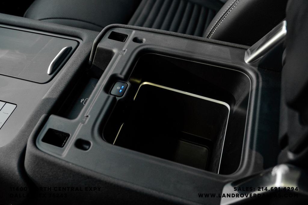 Certified Used 2025 Black Land Rover Metropolitan Edition image 32