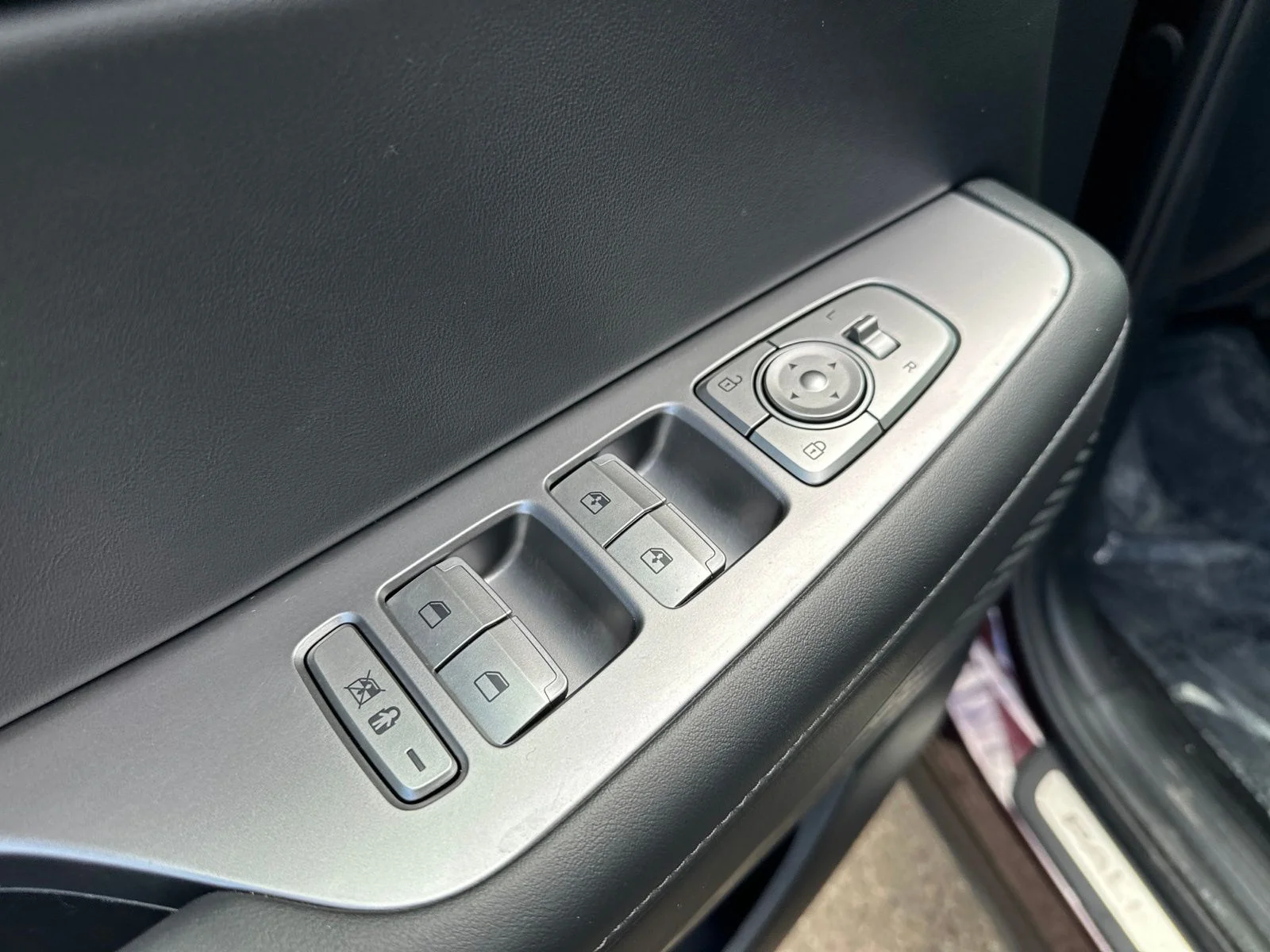 Used 2023 Red Hyundai Limited image 18