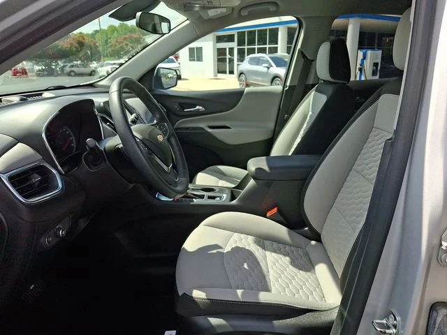 Used 2018 Silver Chevrolet LT image 13