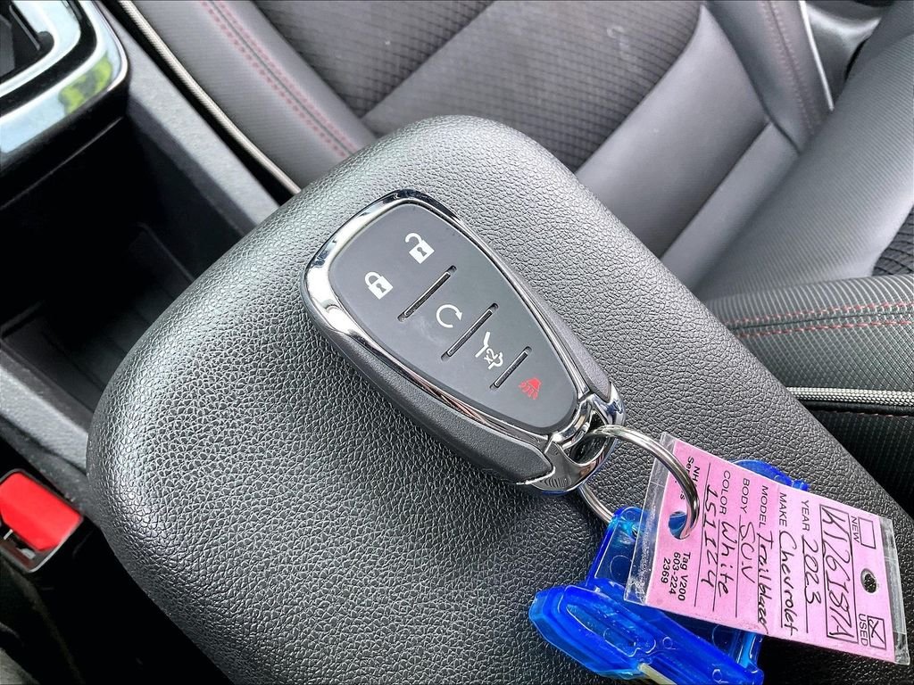 Used 2023 Summit White Chevrolet RS image 28