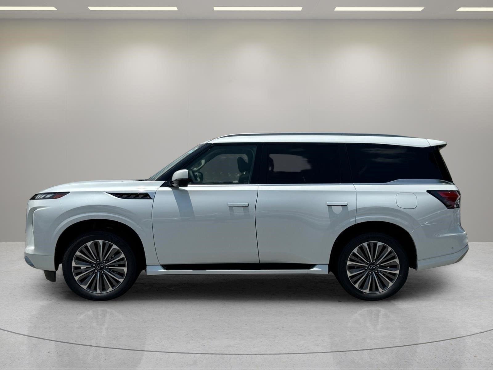 New 2027 RADIANT WHITE INFINITI Luxe 4WD image 2