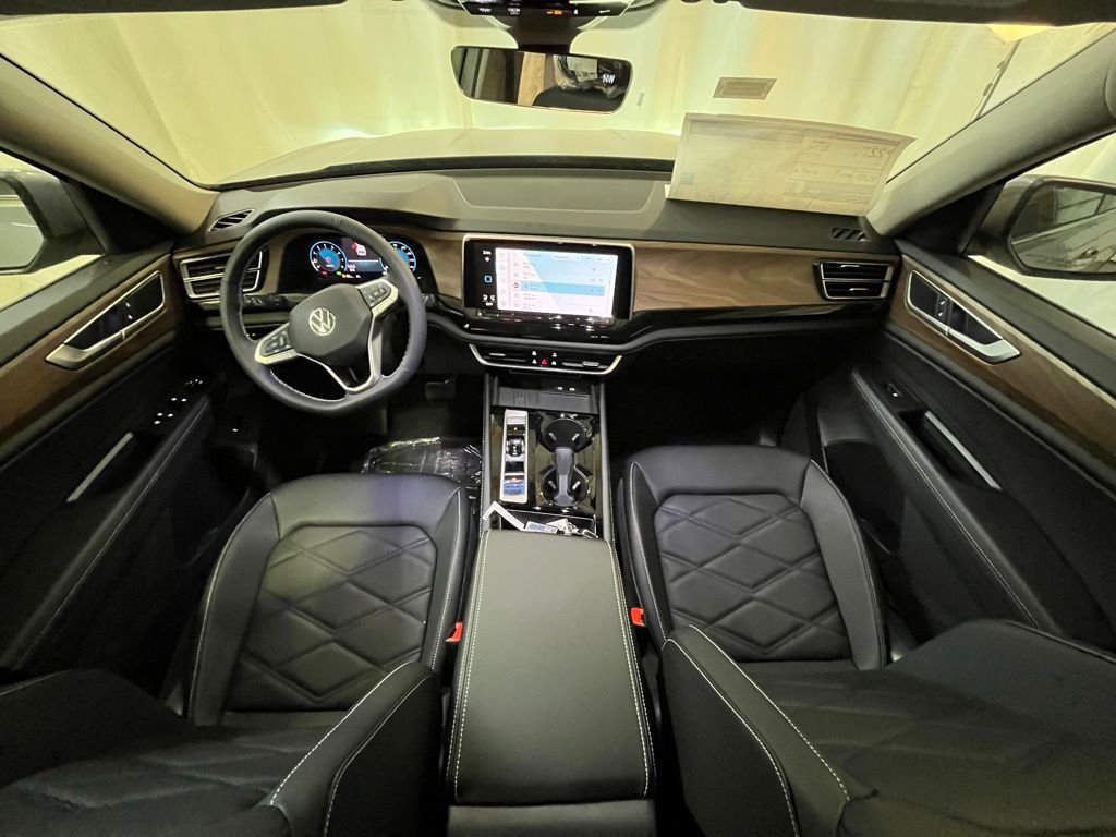 New 2026 Silver Volkswagen 2.0T SE w/Technology image 13