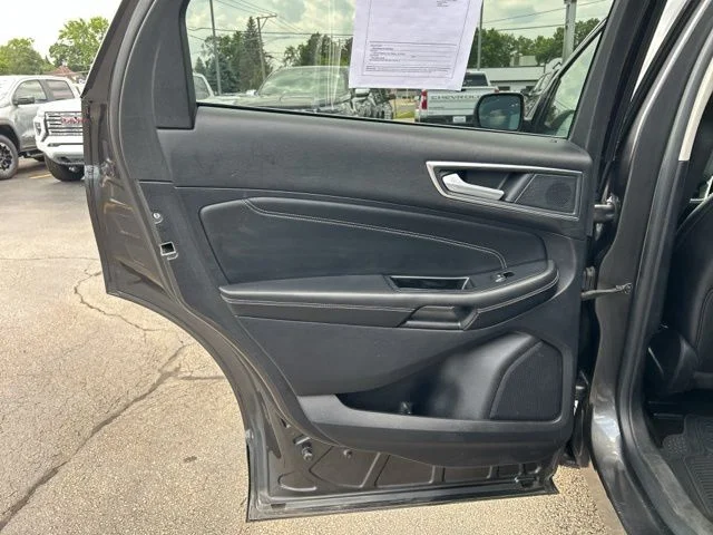 Used 2020  Ford Titanium image 22