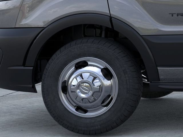 New 2026 Carbonized Gray Metallic Ford Cutaway image 19